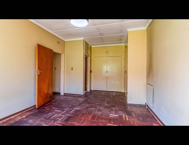 4 BEDROOM HOUSE FOR SALE IN LOMBARDY EAST